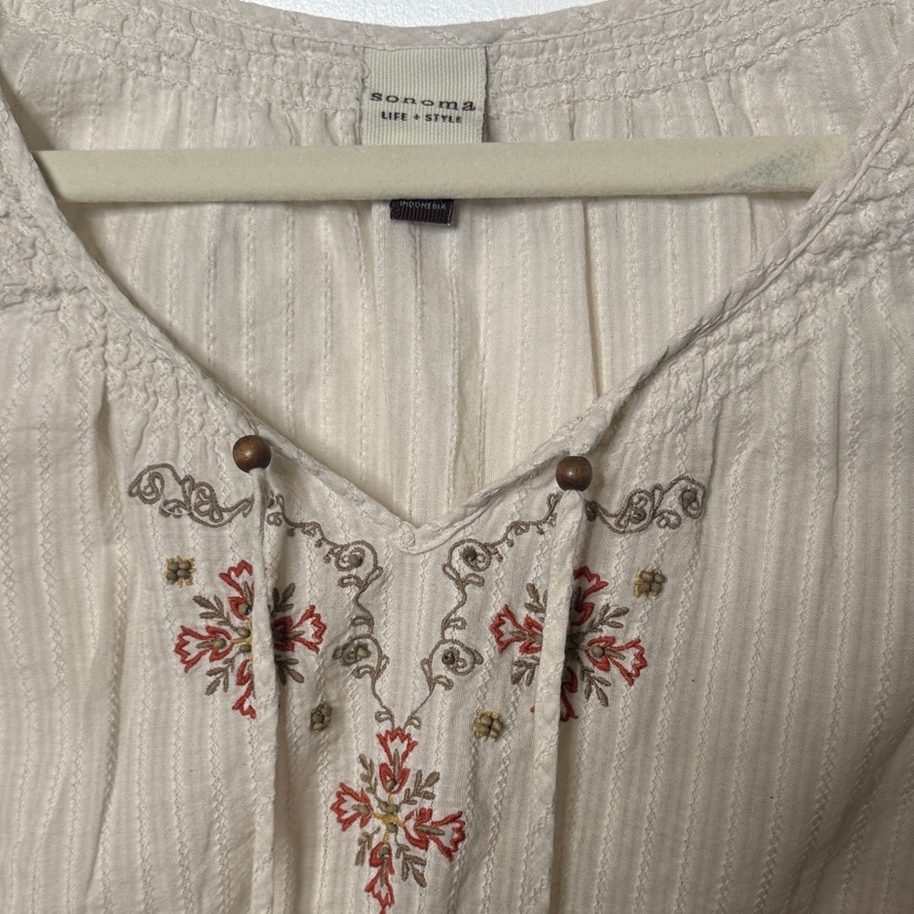 Embroidered Cream Peplum Sleeveless Tank Top - Picture 4 of 8